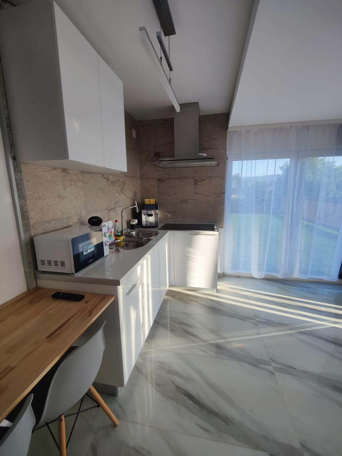 Luxus Cluj Airport Apartments Extérieur photo