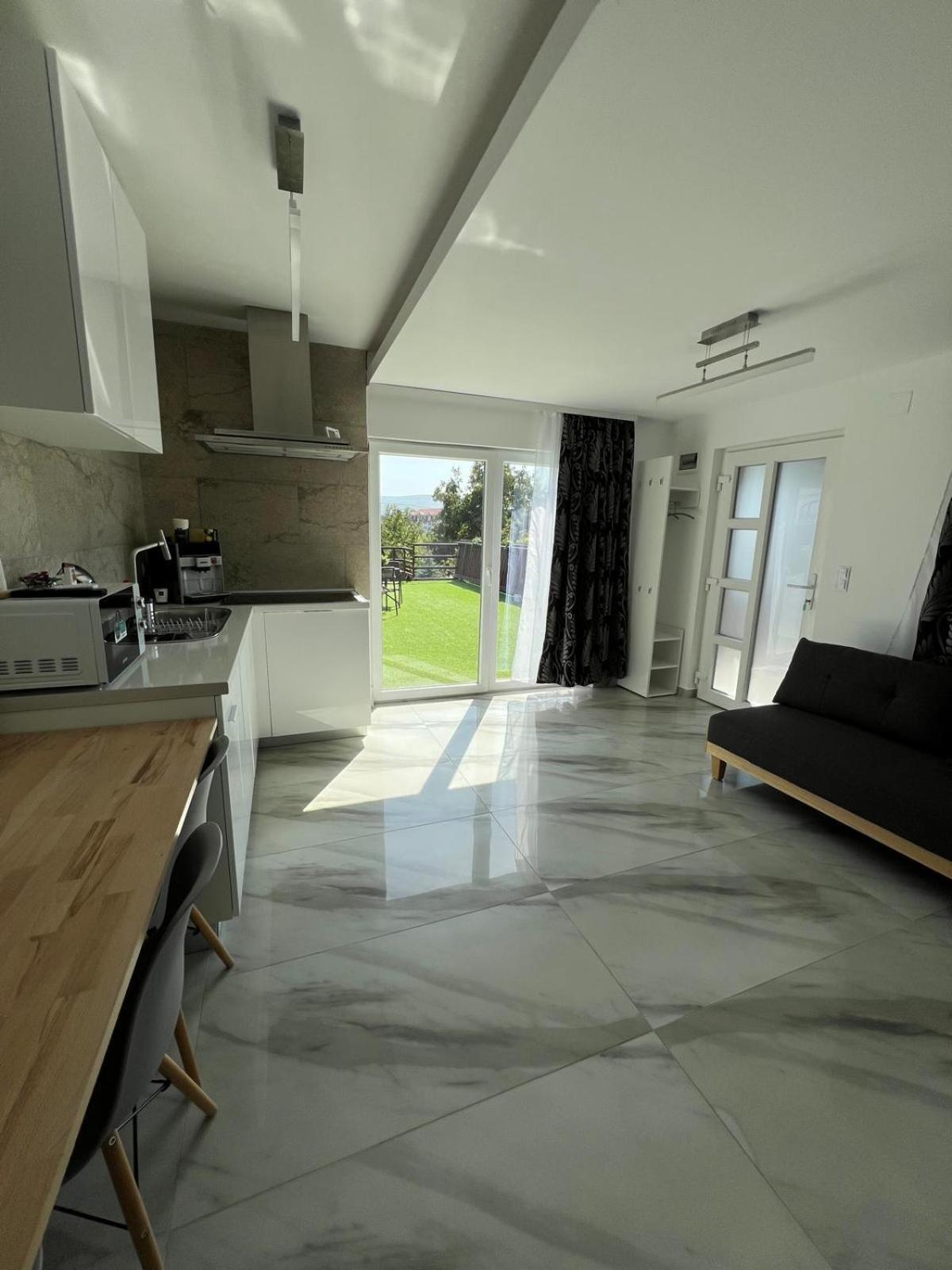 Luxus Cluj Airport Apartments Extérieur photo