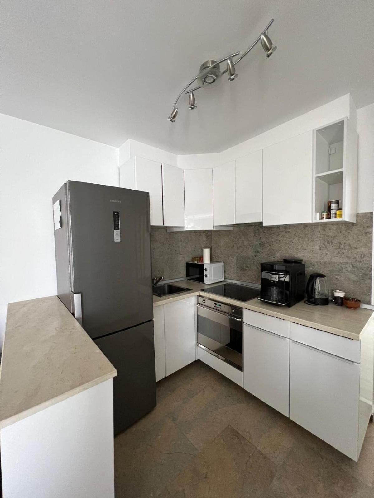 Luxus Cluj Airport Apartments Extérieur photo