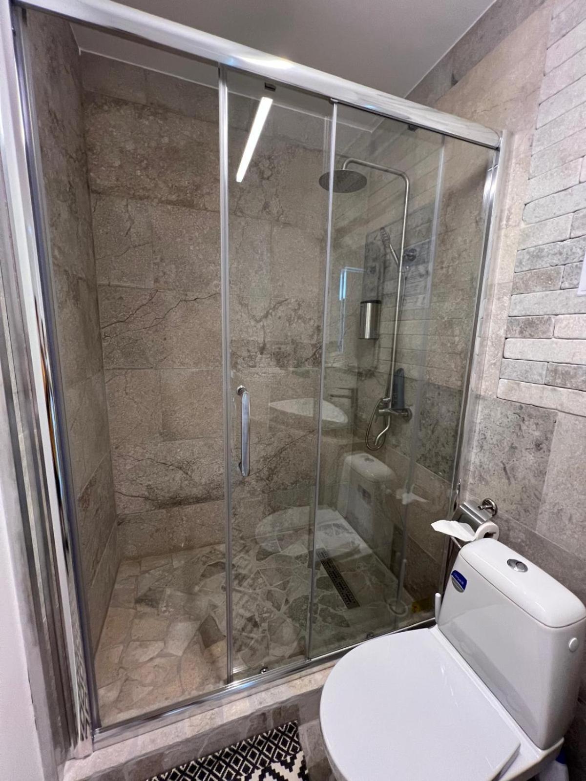 Luxus Cluj Airport Apartments Extérieur photo