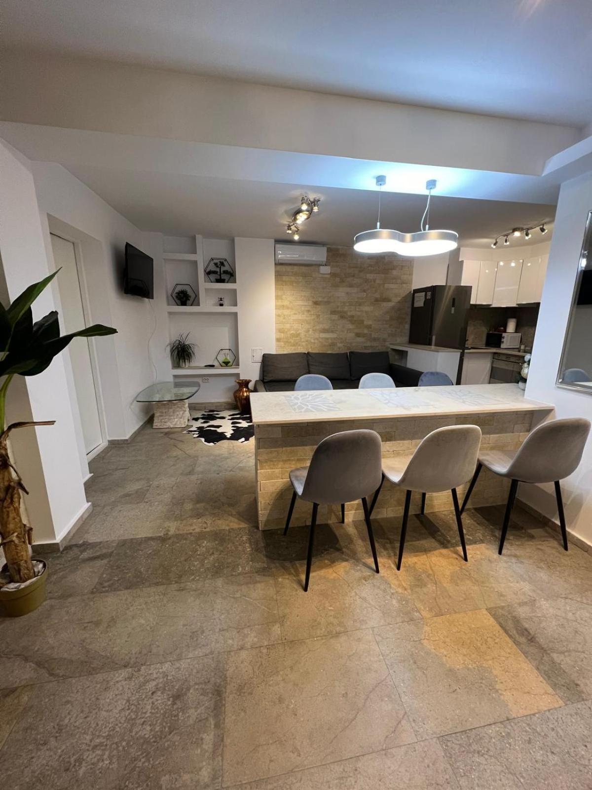 Luxus Cluj Airport Apartments Extérieur photo